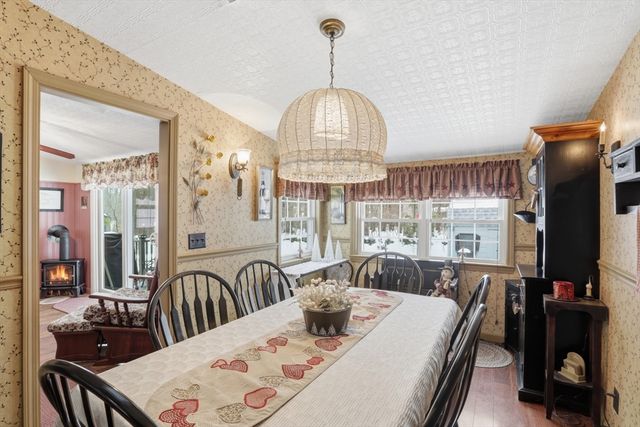 4 Rosemary St, Salem, NH 03079