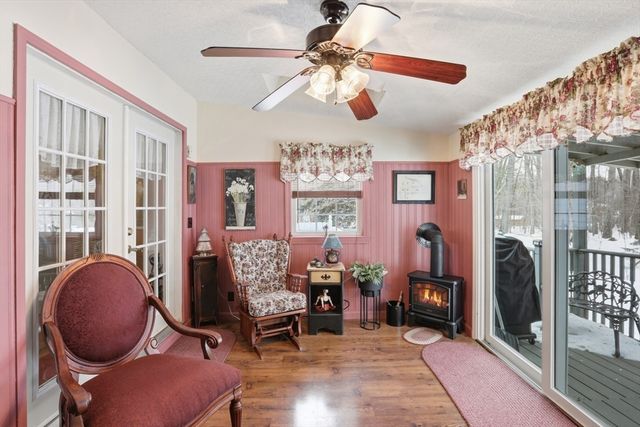 4 Rosemary St, Salem, NH 03079