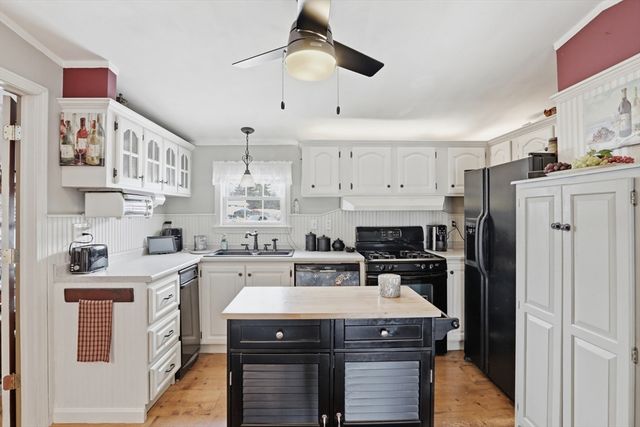 4 Rosemary St, Salem, NH 03079