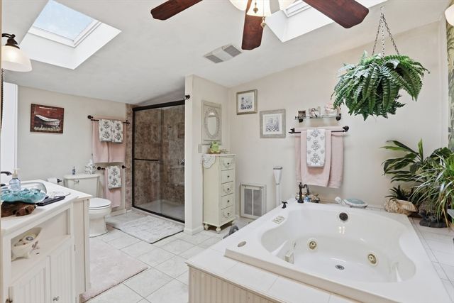 4 Rosemary St, Salem, NH 03079