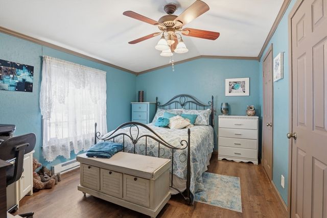 4 Rosemary St, Salem, NH 03079