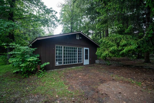 N2220 Foster ROAD S, Oostburg, WI 53070