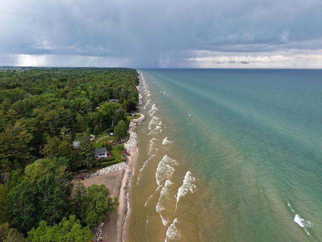 N2220 Foster ROAD S, Oostburg, WI 53070