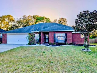 2265 Lewis Street, Crestview, FL 32536