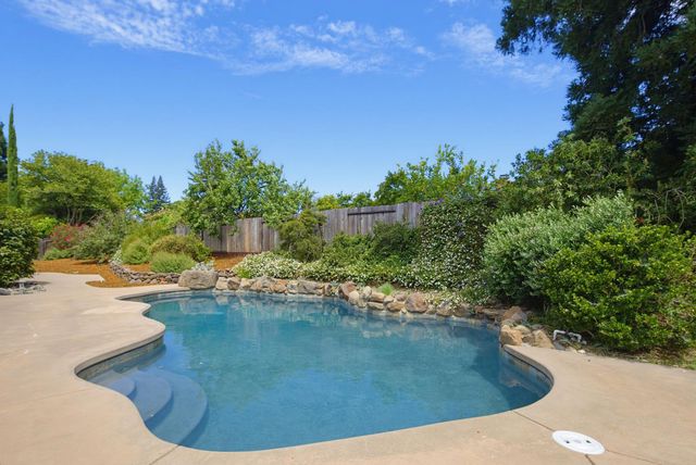 1102 Drake Ct, Roseville, CA 95661