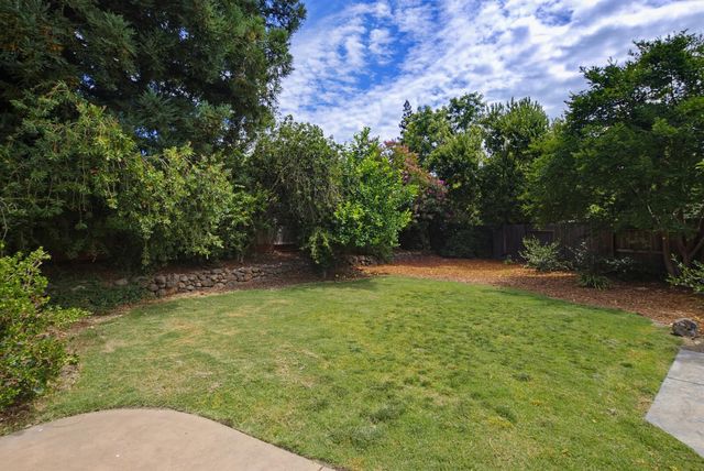 1102 Drake Ct, Roseville, CA 95661