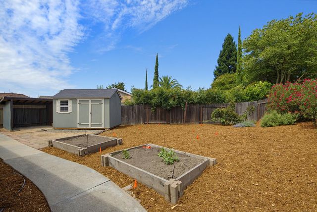 1102 Drake Ct, Roseville, CA 95661