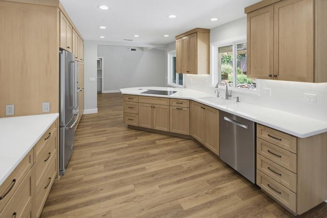 1102 Drake Ct, Roseville, CA 95661