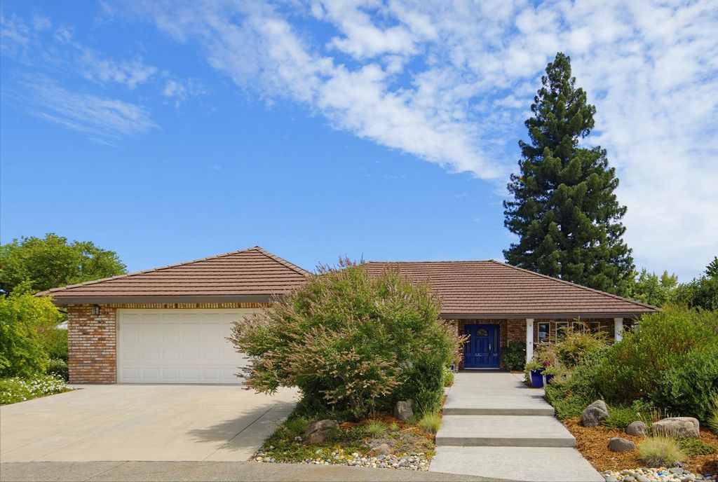 1102 Drake Ct, Roseville, CA 95661