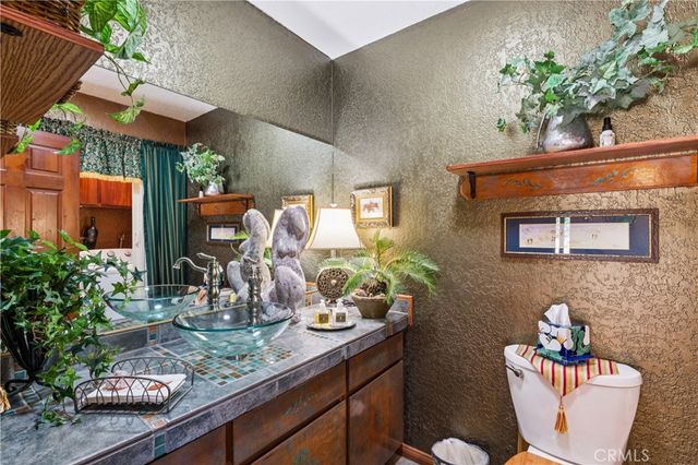 901 Nesthorn, Crestline, CA 92325