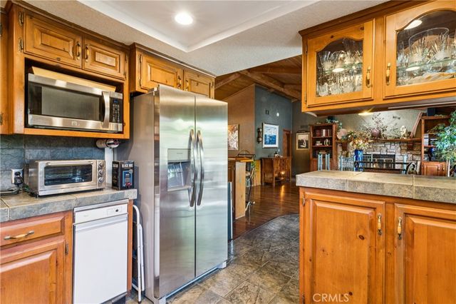 901 Nesthorn, Crestline, CA 92325