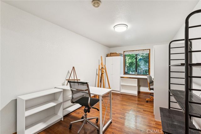 901 Nesthorn, Crestline, CA 92325