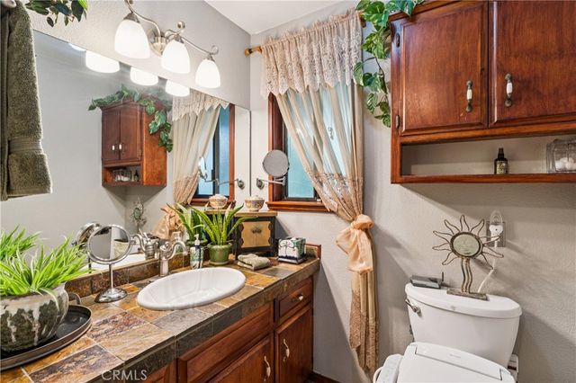 901 Nesthorn, Crestline, CA 92325