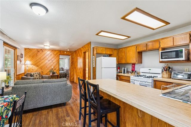 901 Nesthorn, Crestline, CA 92325