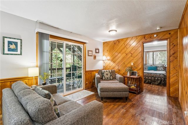 901 Nesthorn, Crestline, CA 92325