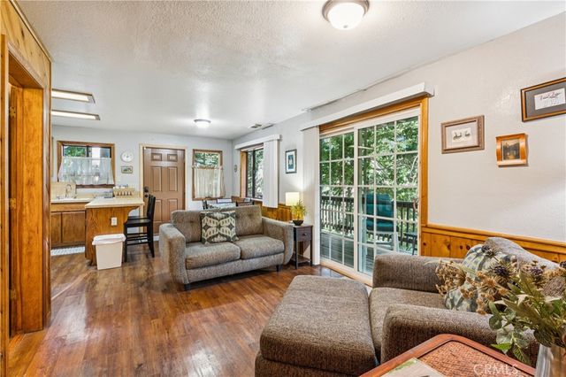 901 Nesthorn, Crestline, CA 92325