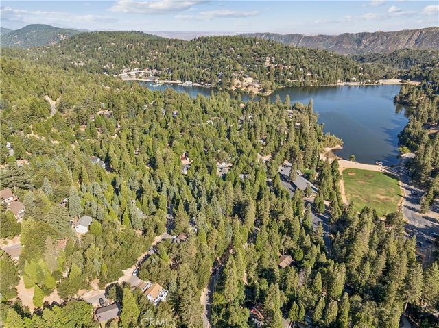 901 Nesthorn, Crestline, CA 92325