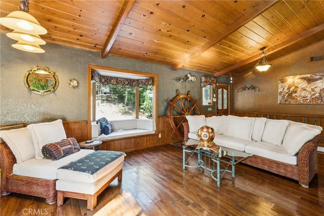 901 Nesthorn, Crestline, CA 92325