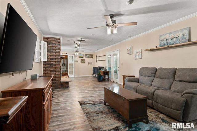 644 MAGNOLIA Drive, Chatham, IL 62629
