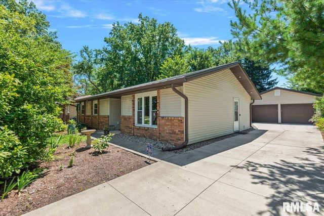 644 MAGNOLIA Drive, Chatham, IL 62629