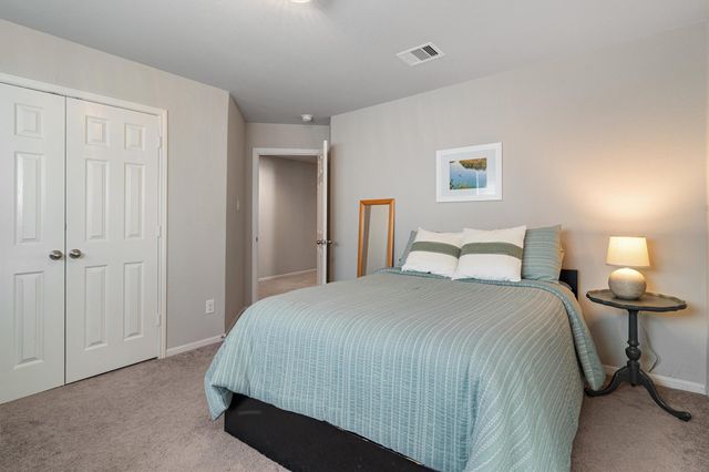 523 N 1st Street, La Porte, TX 77571