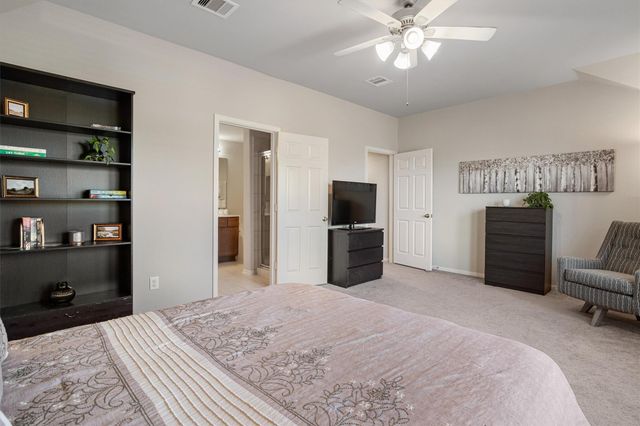 523 N 1st Street, La Porte, TX 77571