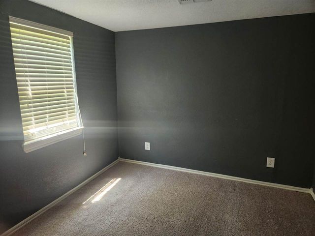 701 W D Ave, Cache, OK 73527