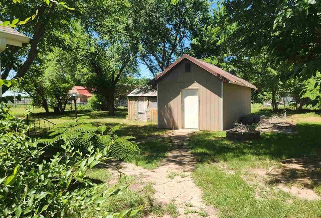 701 W D Ave, Cache, OK 73527
