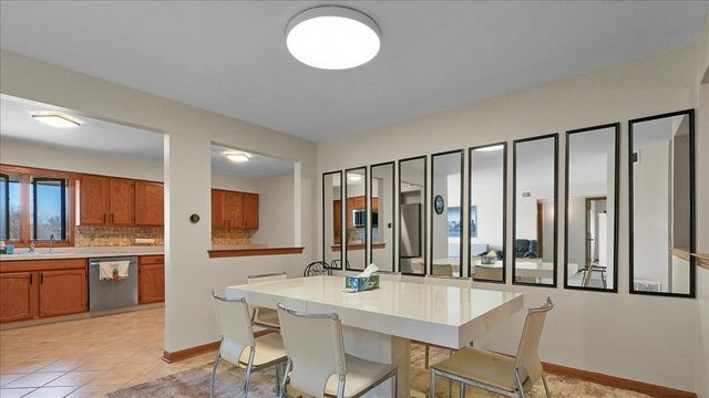 10985 S 84th Avenue 3B, Palos Hills, IL 60465