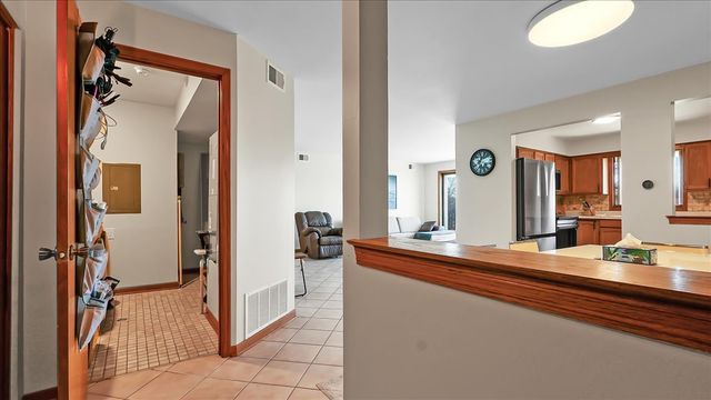 10985 S 84th Avenue 3B, Palos Hills, IL 60465