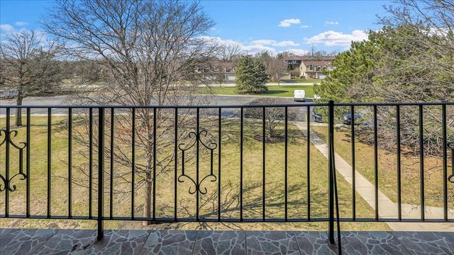 10985 S 84th Avenue 3B, Palos Hills, IL 60465