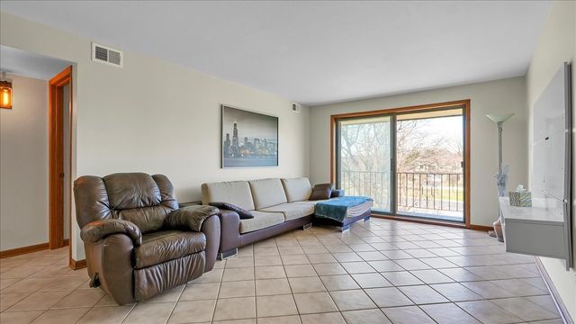 10985 S 84th Avenue 3B, Palos Hills, IL 60465