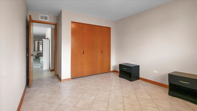 10985 S 84th Avenue 3B, Palos Hills, IL 60465