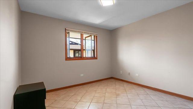 10985 S 84th Avenue 3B, Palos Hills, IL 60465