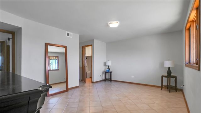 10985 S 84th Avenue 3B, Palos Hills, IL 60465