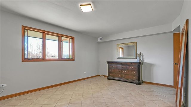 10985 S 84th Avenue 3B, Palos Hills, IL 60465