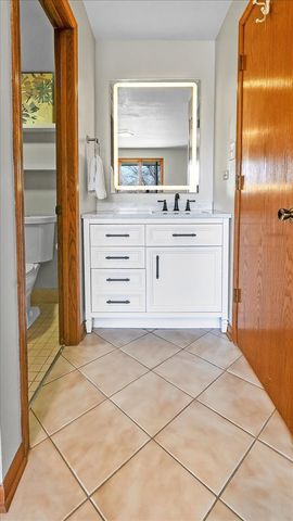 10985 S 84th Avenue 3B, Palos Hills, IL 60465