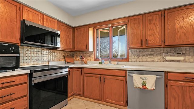 10985 S 84th Avenue 3B, Palos Hills, IL 60465