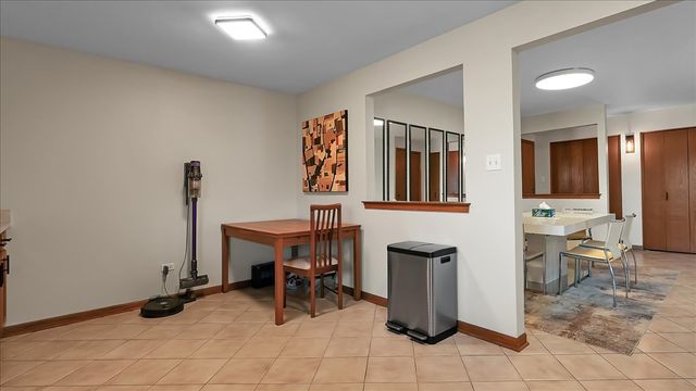 10985 S 84th Avenue 3B, Palos Hills, IL 60465