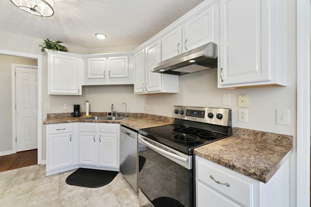 1021 Chateau Valley Ct, Nashville, TN 37207