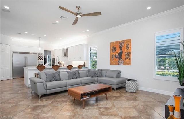 3910 Glacier CT, Naples, FL 34119