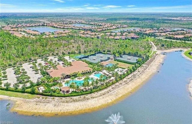 3910 Glacier CT, Naples, FL 34119