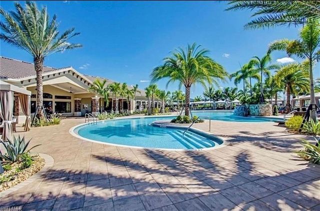 3910 Glacier CT, Naples, FL 34119