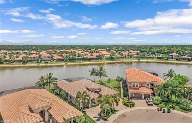3910 Glacier CT, Naples, FL 34119