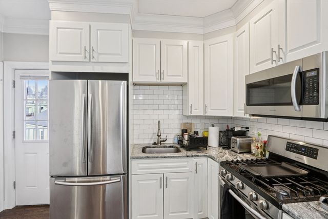 1048 Saratoga St 3, Boston, MA 02128