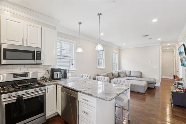 1048 Saratoga St 3, Boston, MA 02128