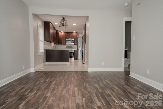1215 W Fourth Avenue, Gastonia, NC 28052