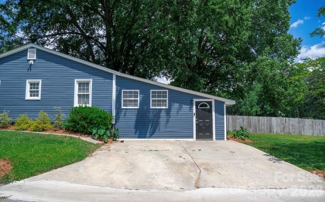 1215 W Fourth Avenue, Gastonia, NC 28052
