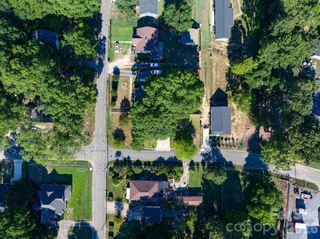 1215 W Fourth Avenue, Gastonia, NC 28052