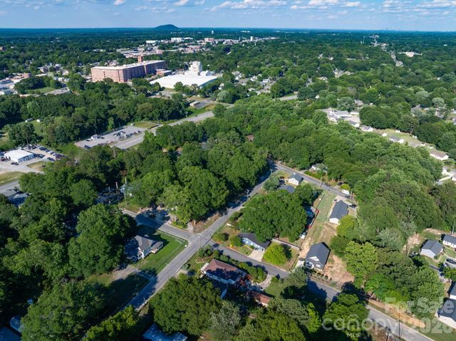 1215 W Fourth Avenue, Gastonia, NC 28052